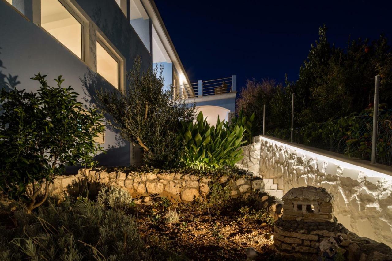 Apartments "Villa Antea" Vinišće Exterior foto