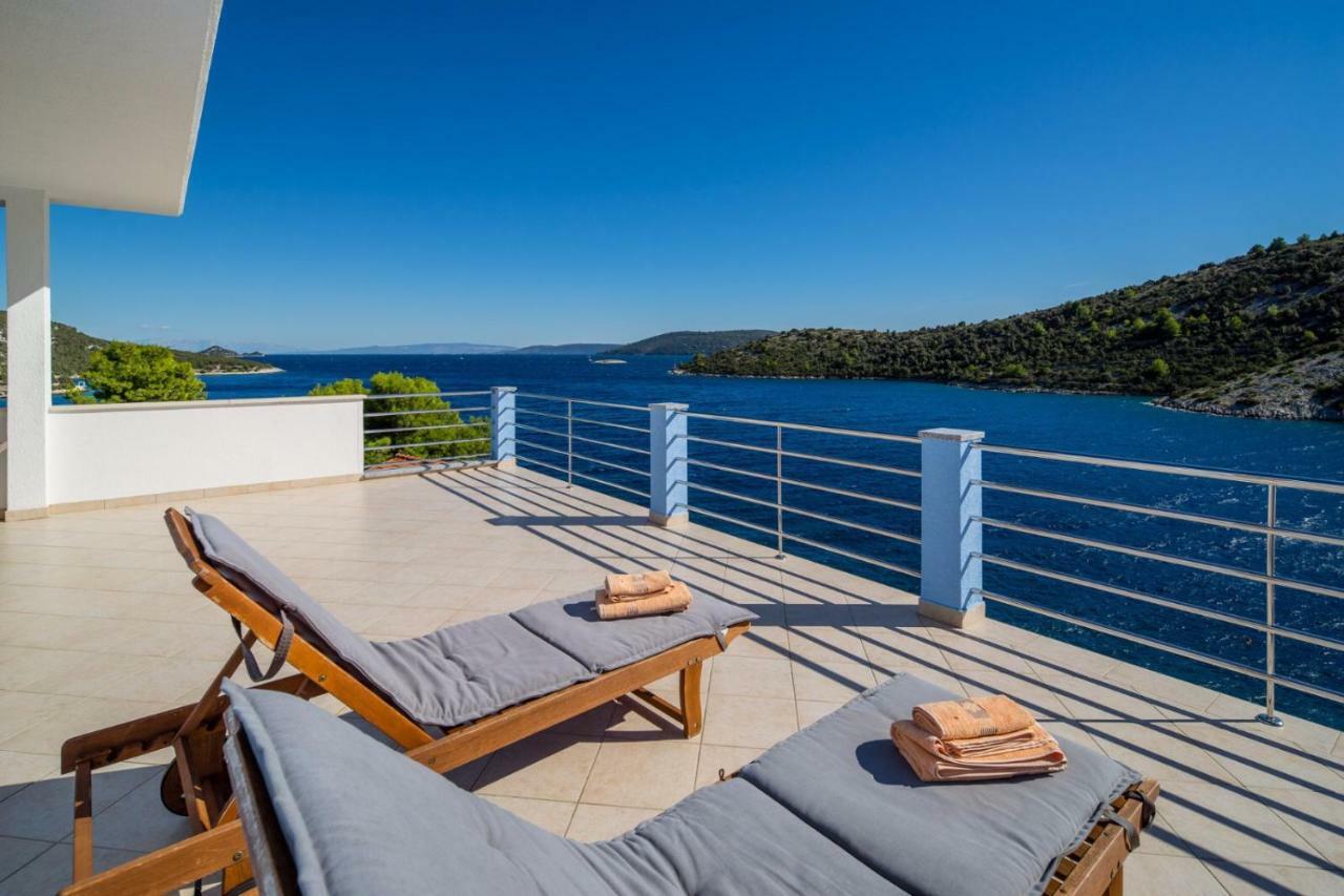 Apartments "Villa Antea" Vinišće Exterior foto