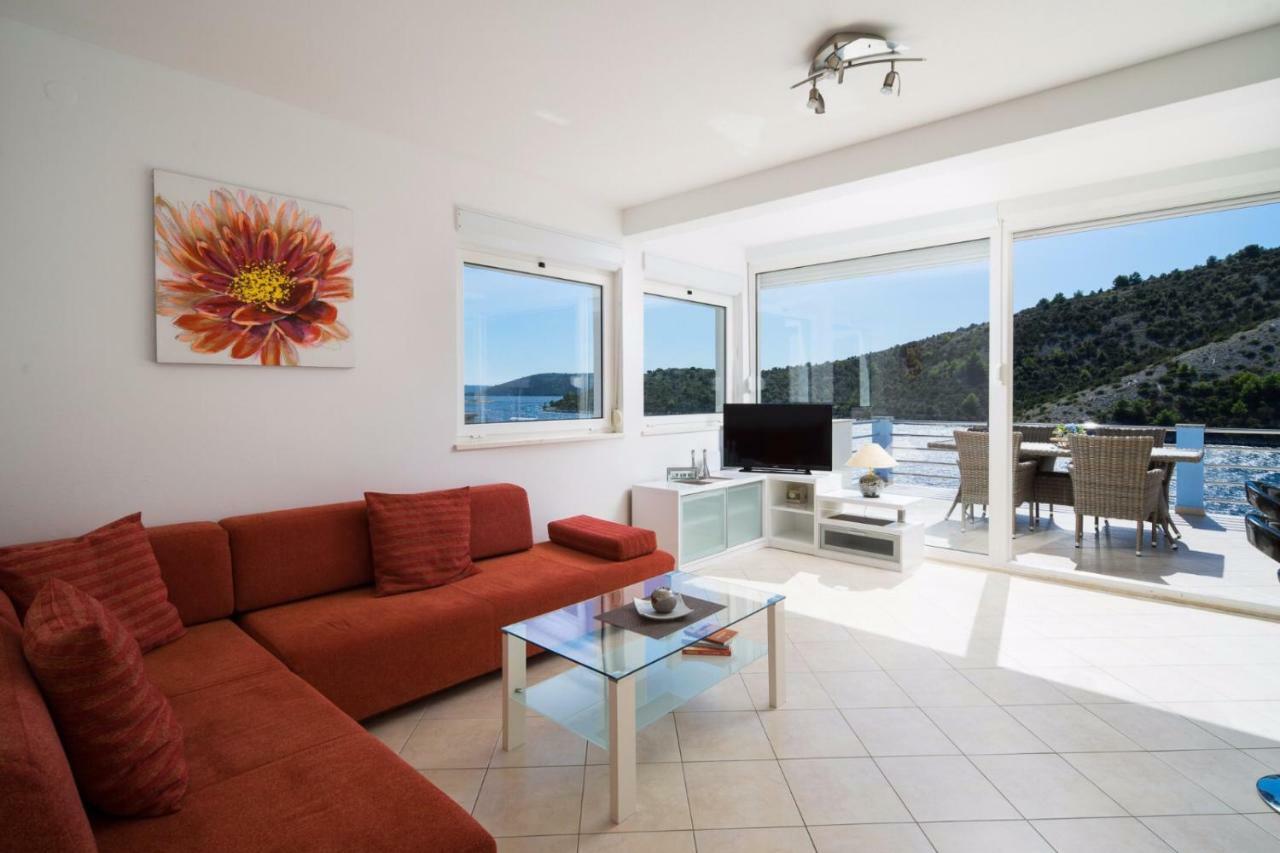 Apartments "Villa Antea" Vinišće Exterior foto