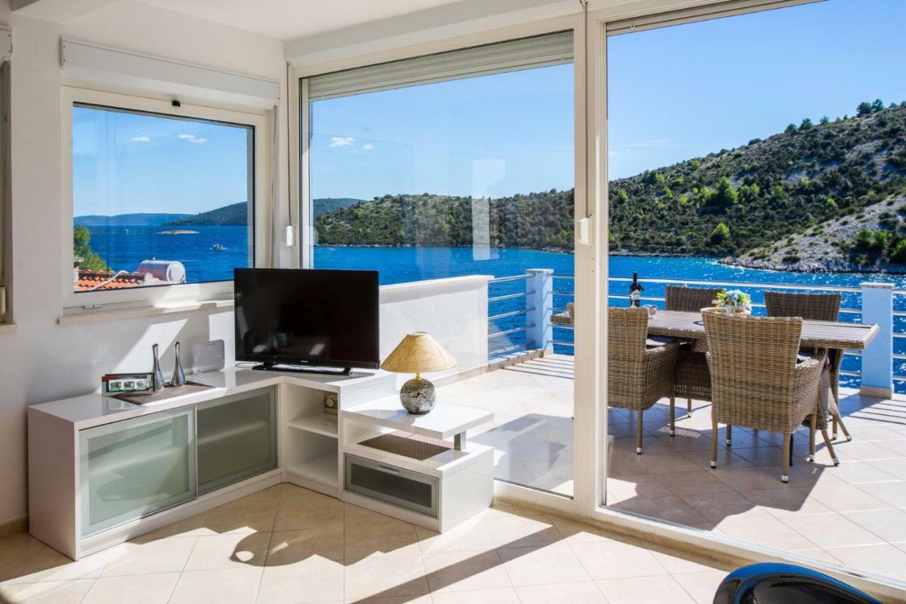 Apartments "Villa Antea" Vinišće Exterior foto